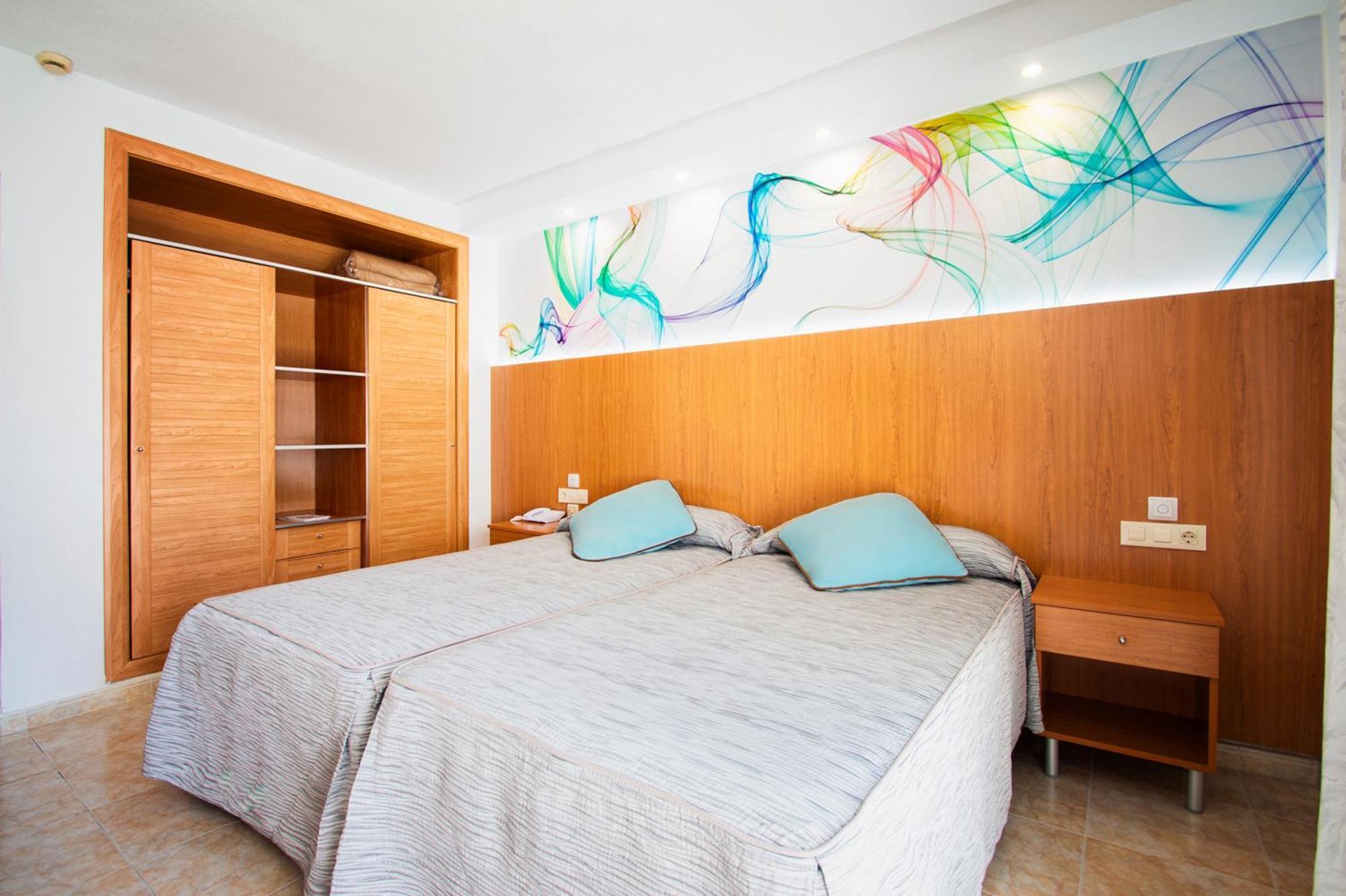 Hotel Servigroup Castilla Benidorm Rum bild