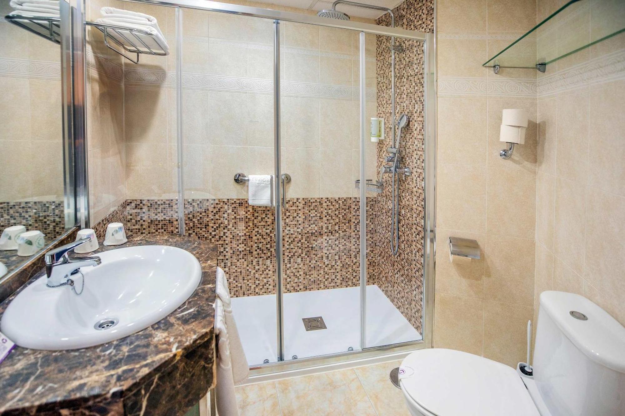 Hotel Servigroup Castilla Benidorm Rum bild